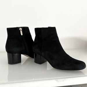 ANKLE Boot (size 6) Black Nubuck